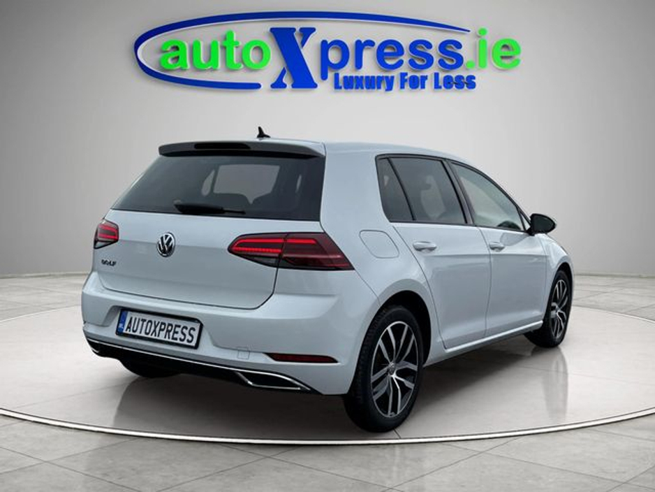 2019 Volkswagen Golf - image 7