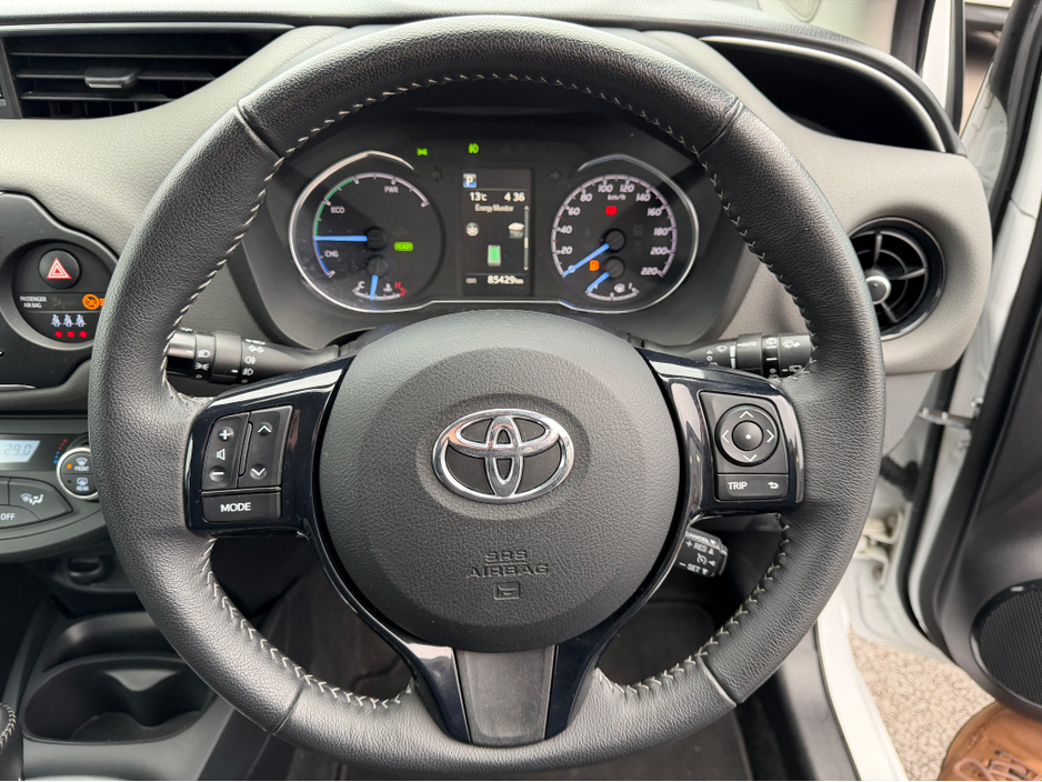 2017 Toyota Yaris Self charge Hybrid - Low Mileage - Fantastic Spec €14,750