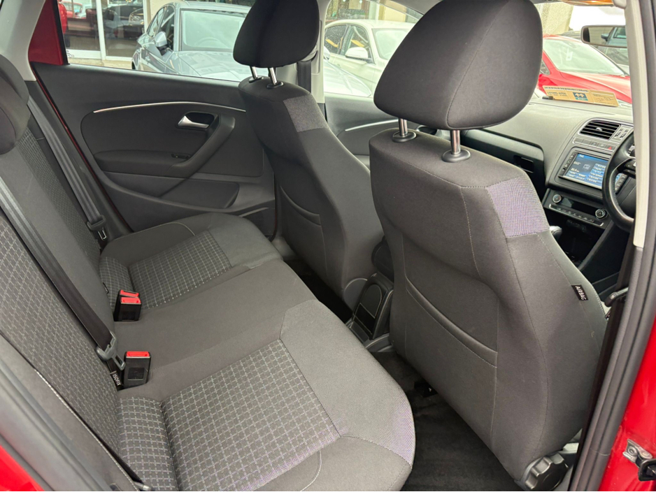 2014 Volkswagen Polo - image 16