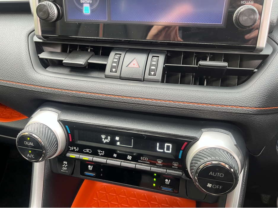 2022 Toyota Rav4 - image 22