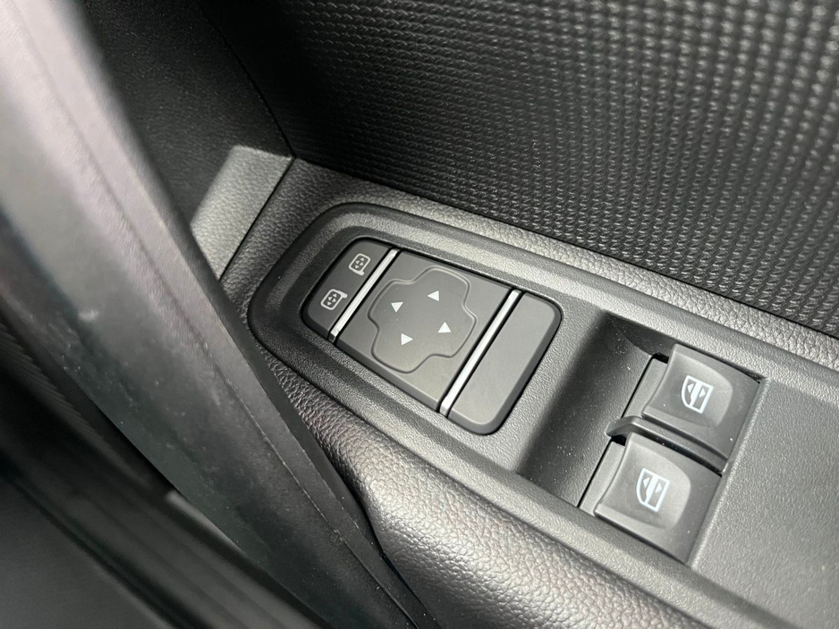 2025 Renault Kangoo - image 15