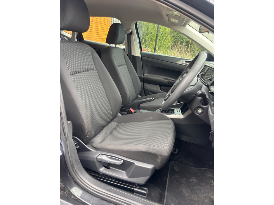 2018 Volkswagen Polo - image 7