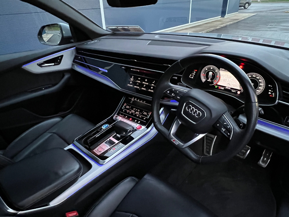 2019 Audi Q8 - image 22
