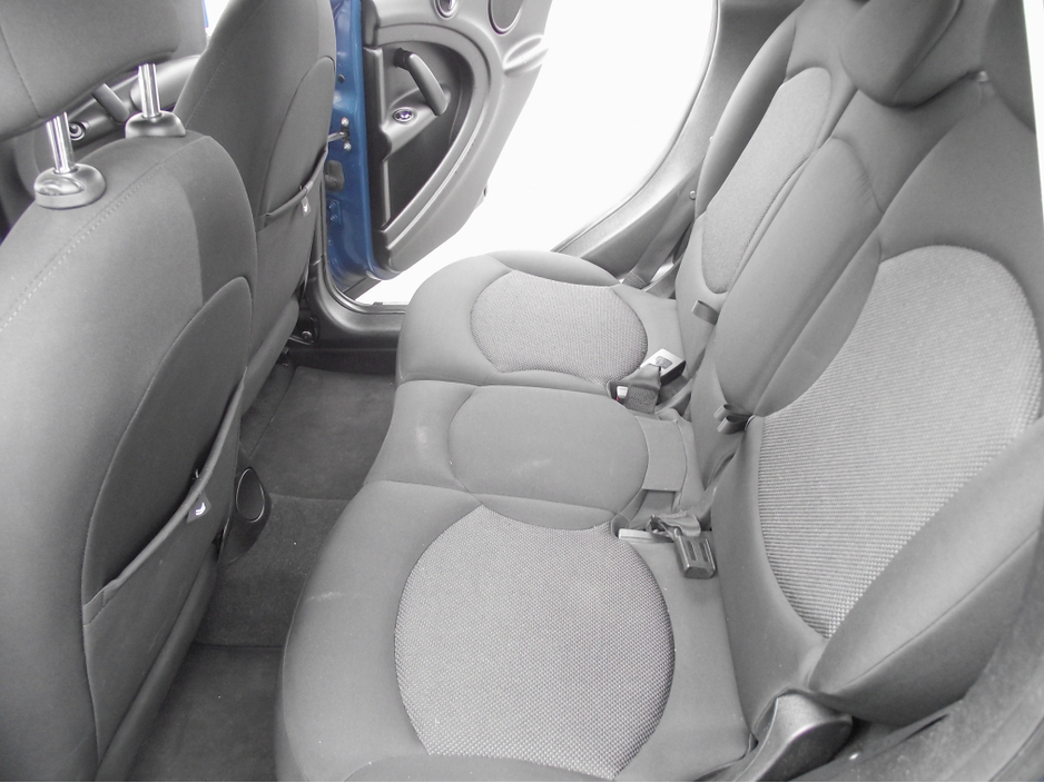 2012 MINI Cooper D - image 10