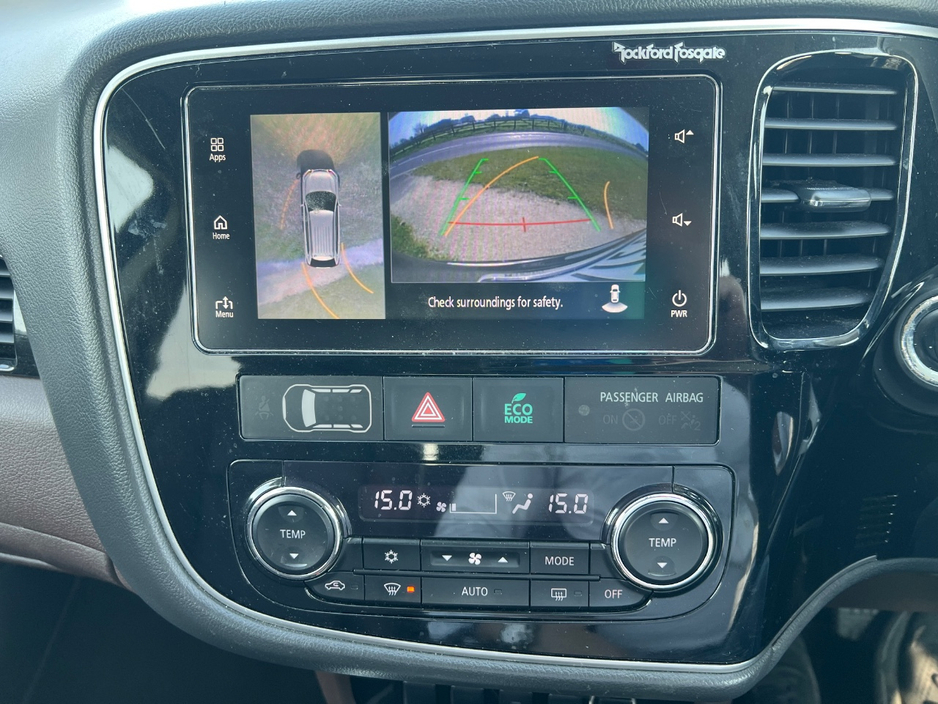 2017 Mitsubishi Outlander - image 24