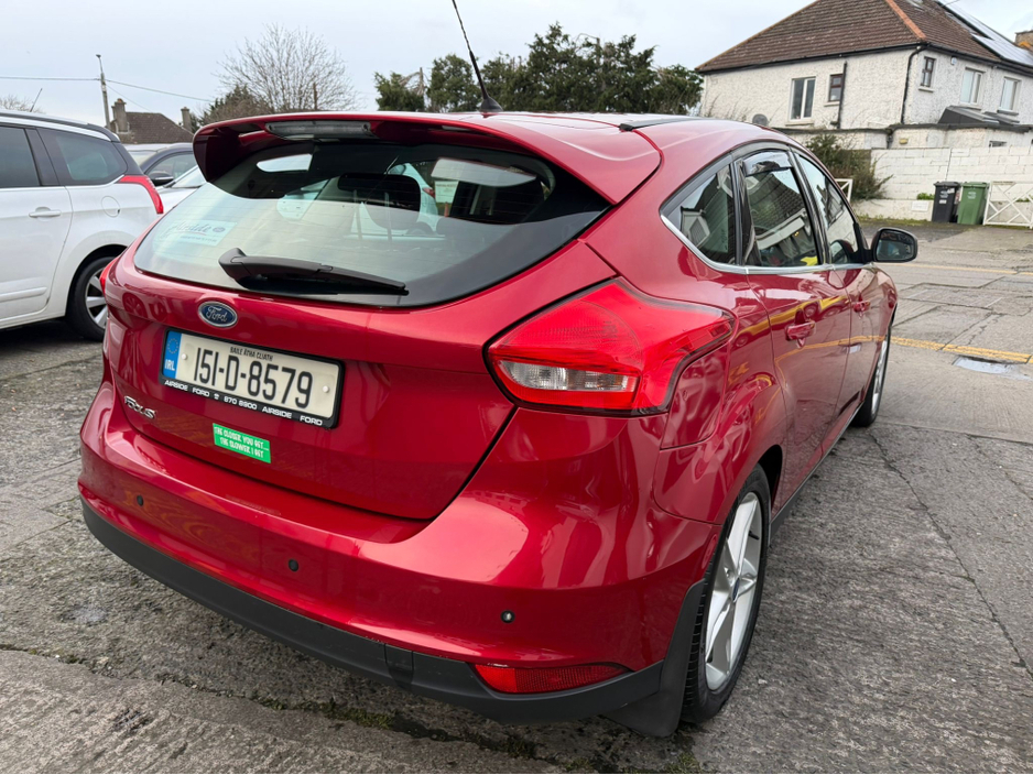 2015 Ford Focus - image 4