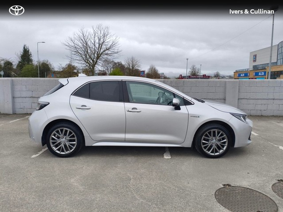 2020 Toyota Corolla - image 2