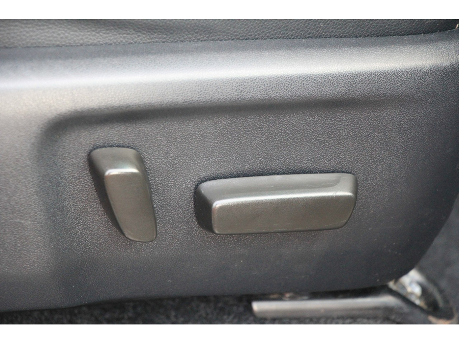 2023 Toyota Hilux - image 23