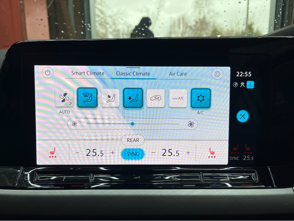 2024 Volkswagen Golf - image 19