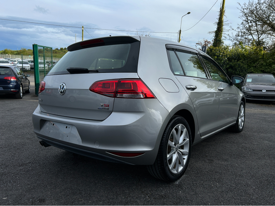 2015 Volkswagen Golf - image 8