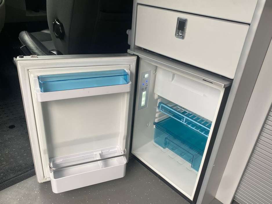 2018 Volkswagen Transporter - image 19