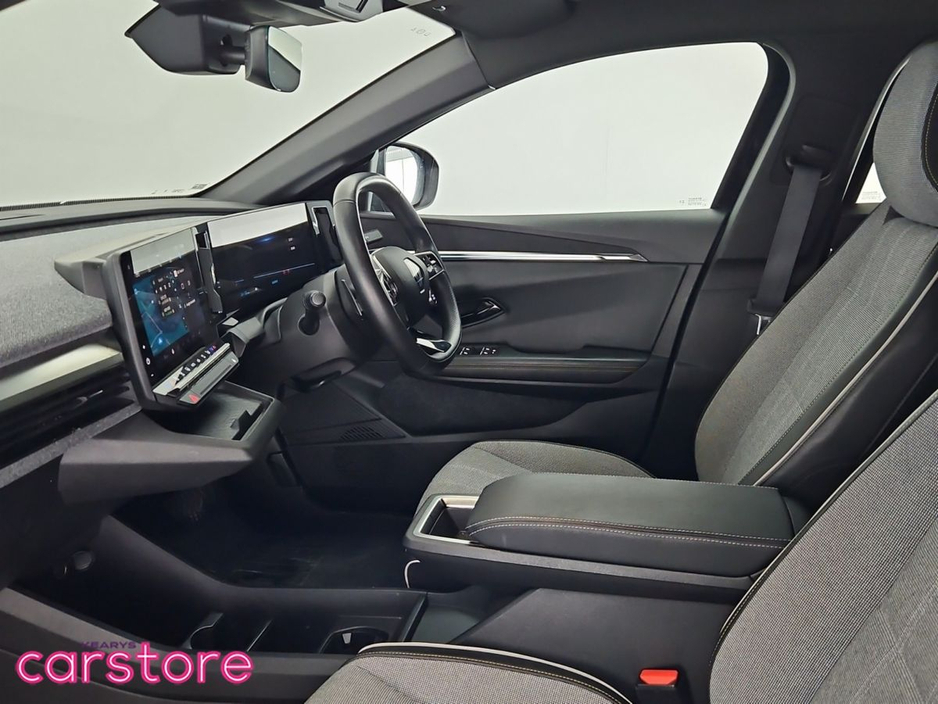 2024 Renault Megane - image 12