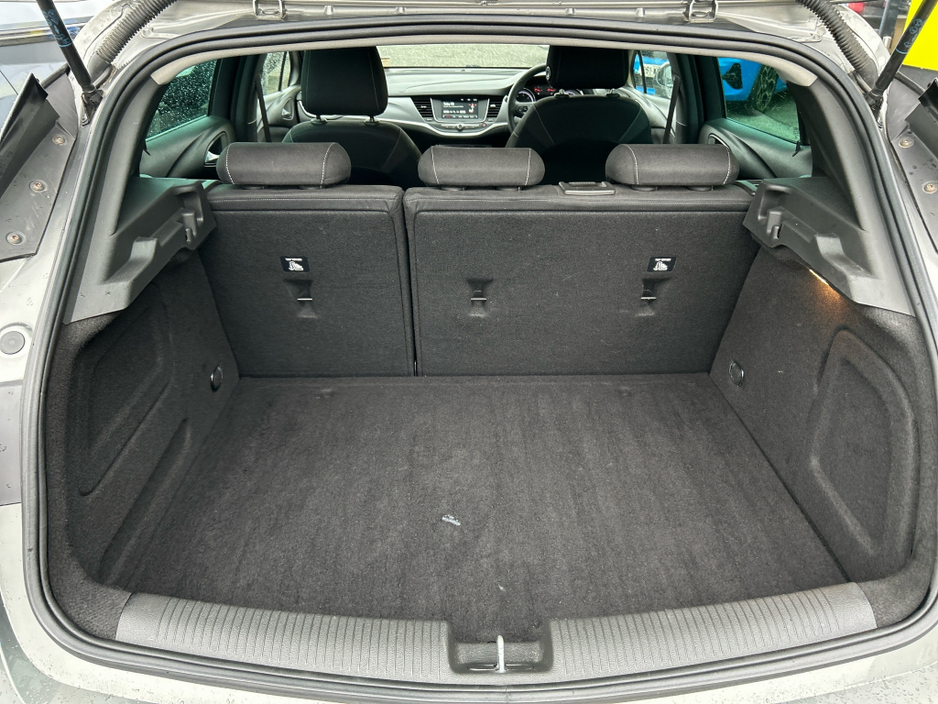 2019 Opel Astra - image 12