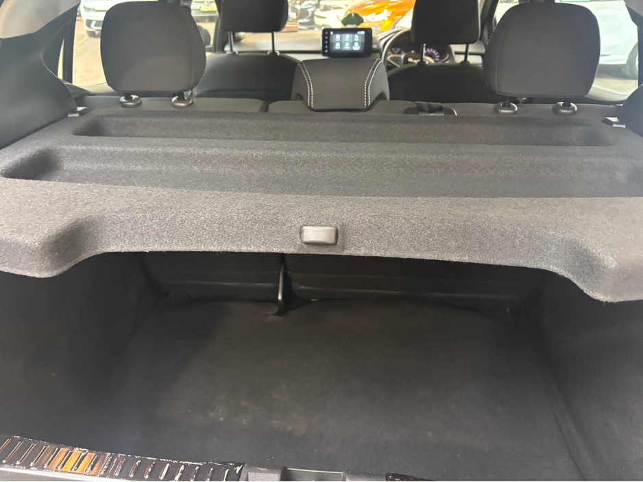 2025 Dacia Sandero - image 3