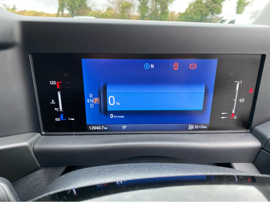 2025 Ford Transit Custom - image 10