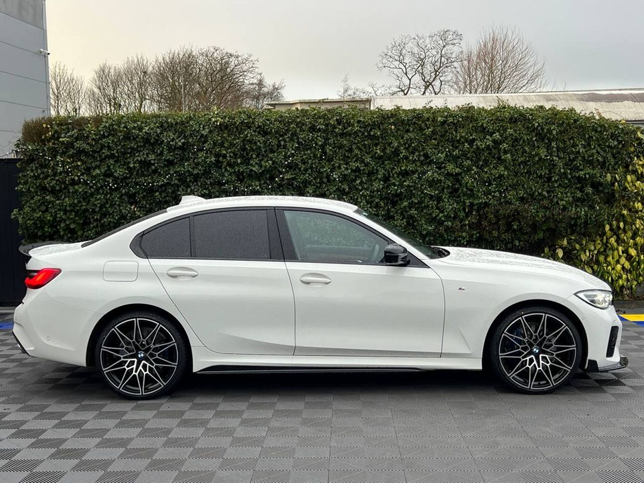 2020 BMW 3 Series 330e M-SPORT COMPETITION 2.0 HYBRID // MASSIVE SPEC // VERY LOW MILEAGE // LEATHER M-SPORT INTERIOR €34,950