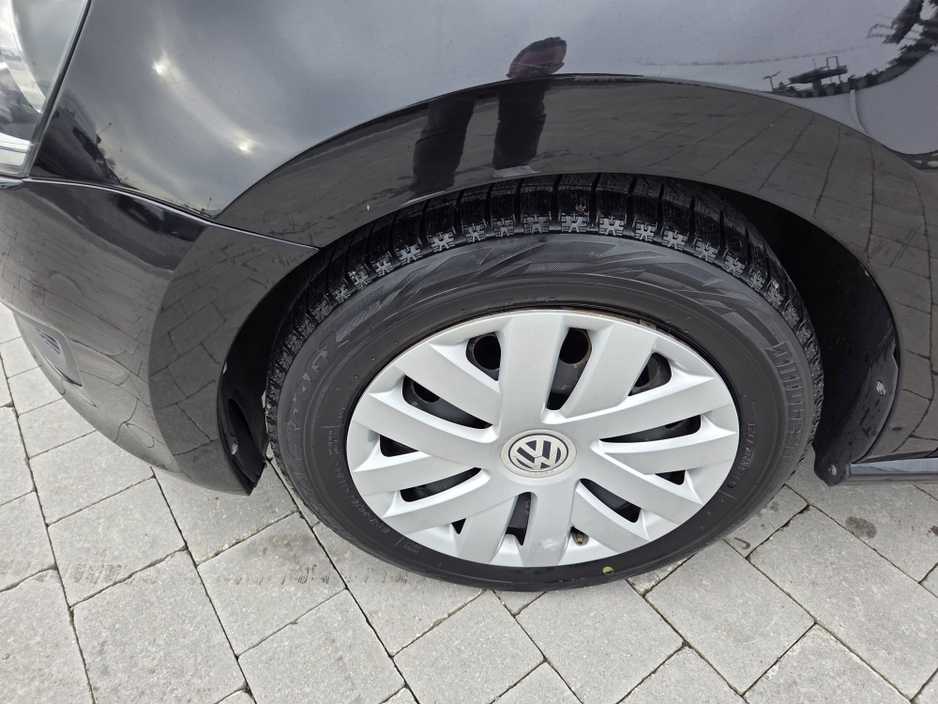 2012 Volkswagen Polo - image 17