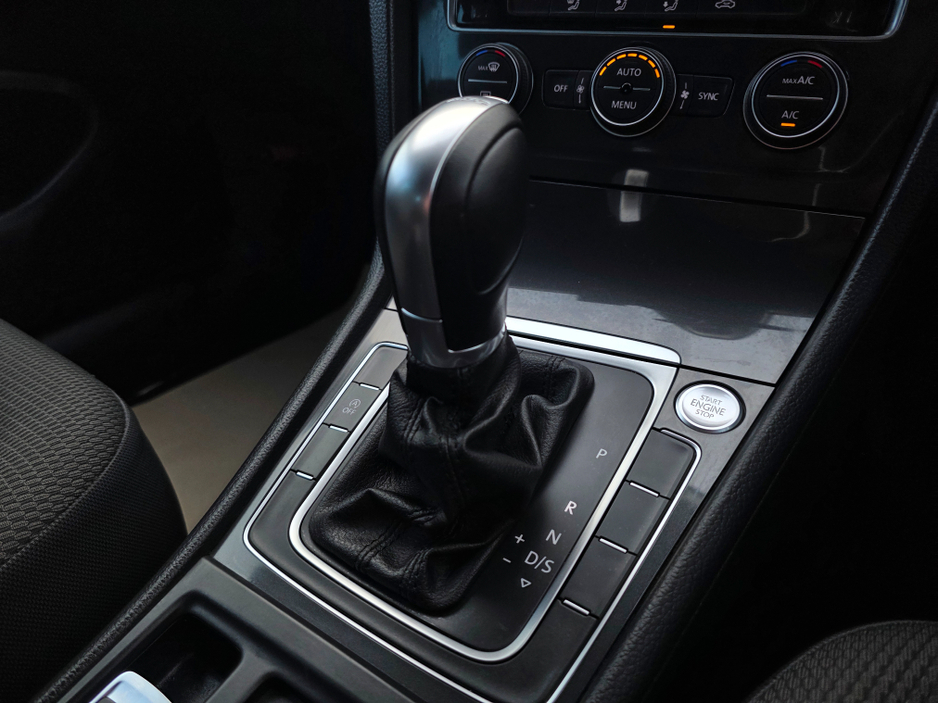 2017 Volkswagen Golf ( 172 REG ) NEW MODEL 1.2 TSI CARPLAY ANDROIDAUTO  LANE ASSIST  ALLOYS €15,450