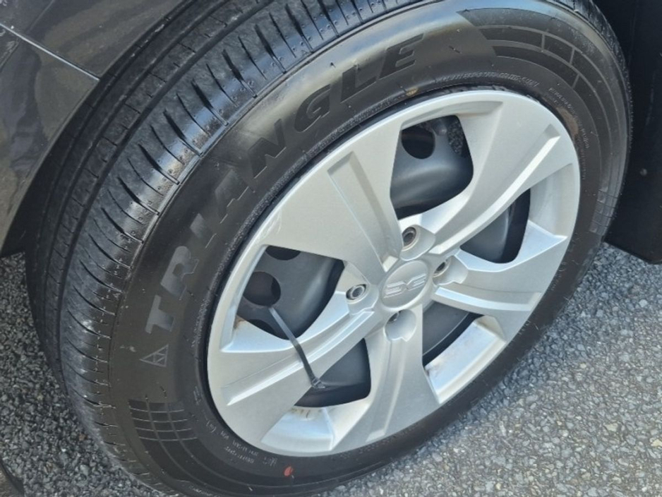 2023 Dacia Sandero - image 10