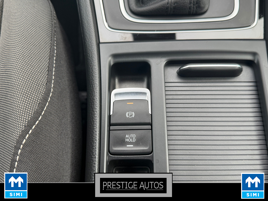 2014 Volkswagen Golf - image 22