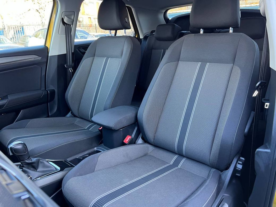 2021 Volkswagen T-Roc - image 6