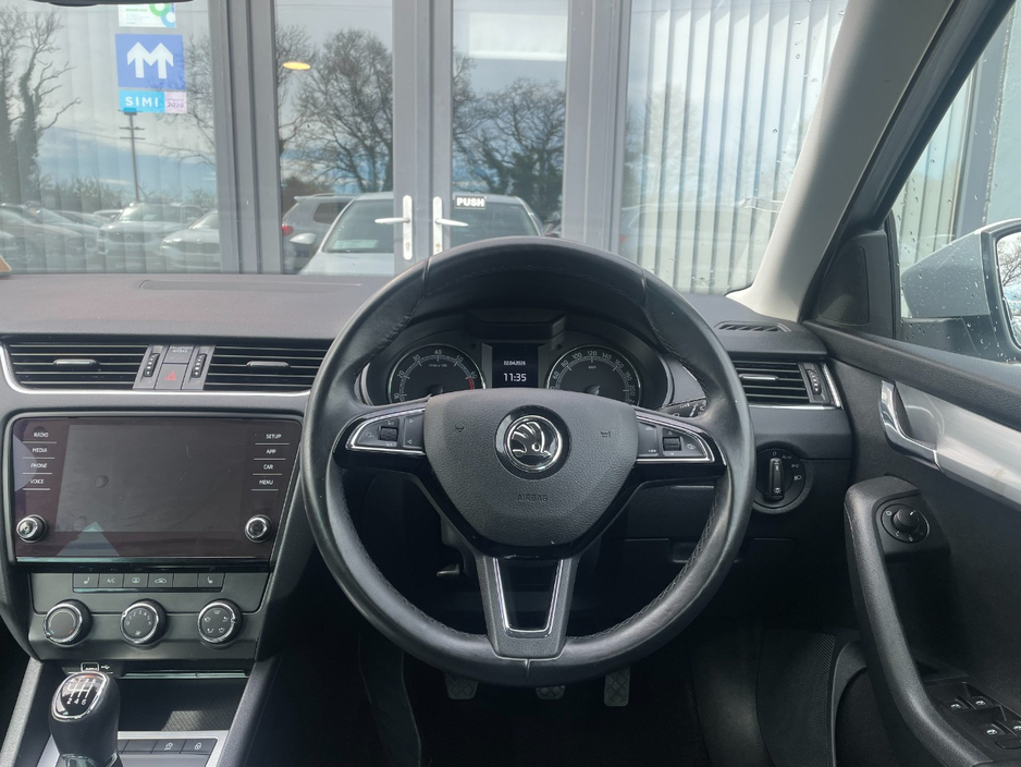 2020 Skoda Octavia - image 10