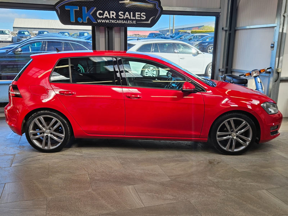 2017 Volkswagen Golf - image 2