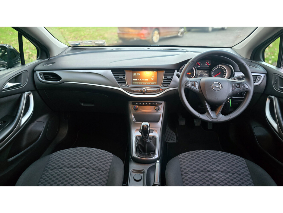 2018 Opel Astra - image 12