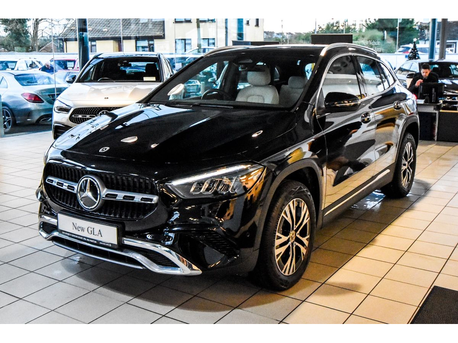 2025 Mercedes-Benz GLA Class - image 3