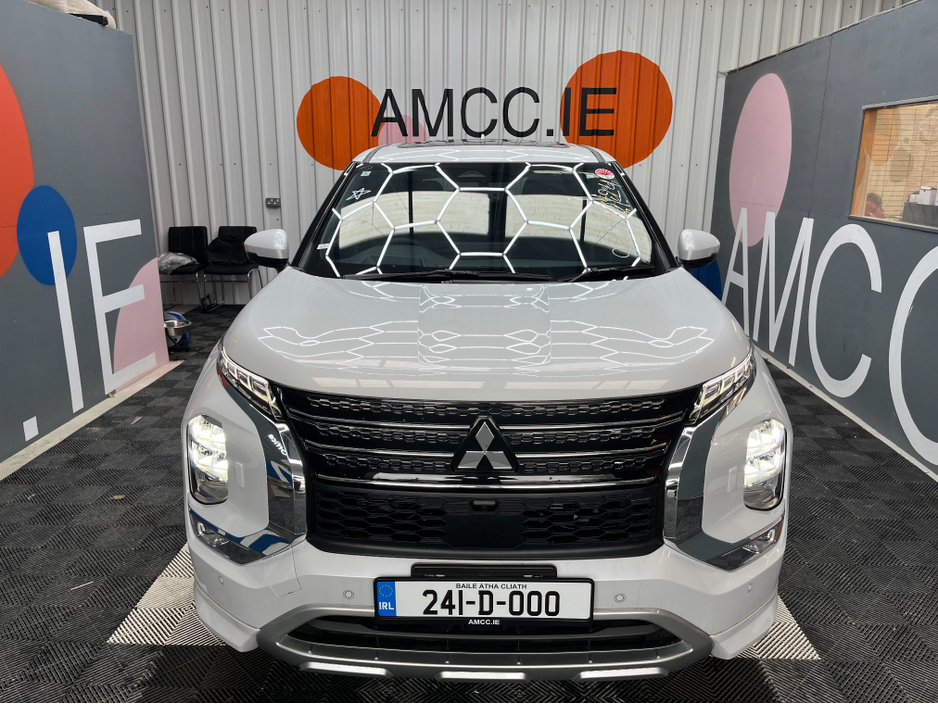 2024 Mitsubishi Outlander - image 5