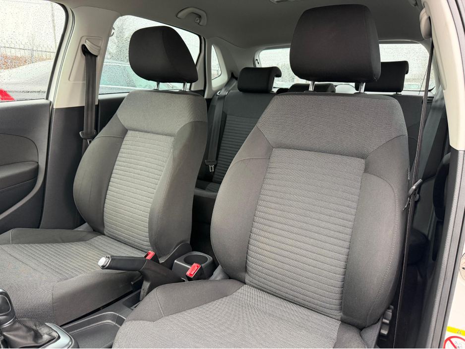 2013 Volkswagen Polo - image 15