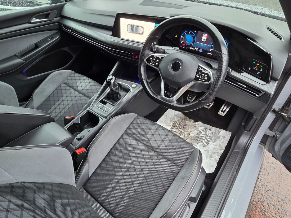 2021 Volkswagen Golf R-LINE TDI €26,950