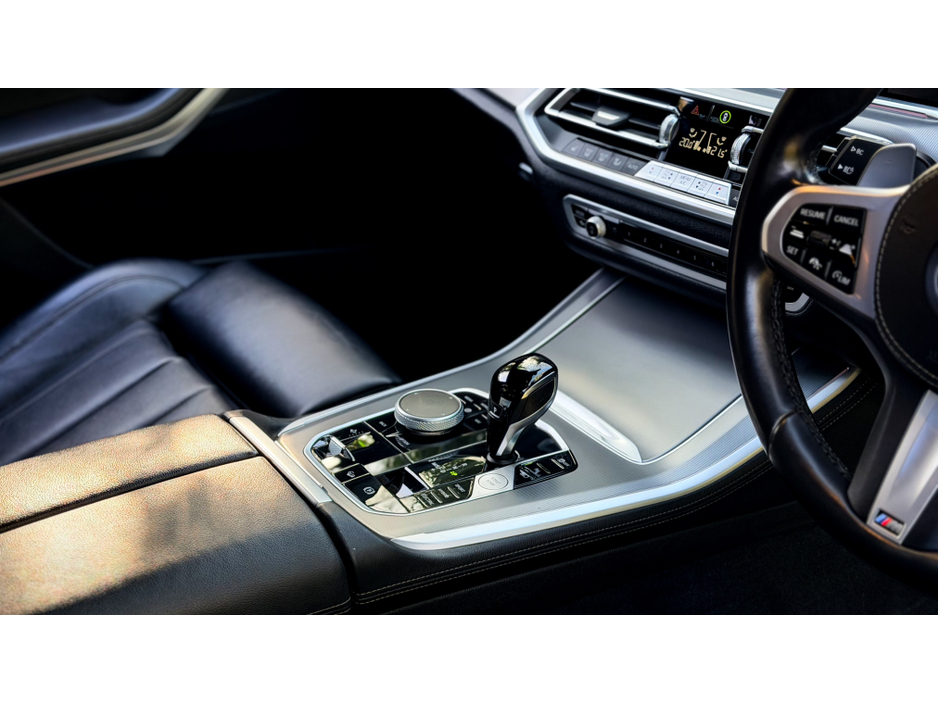 2022 BMW X5 - image 5