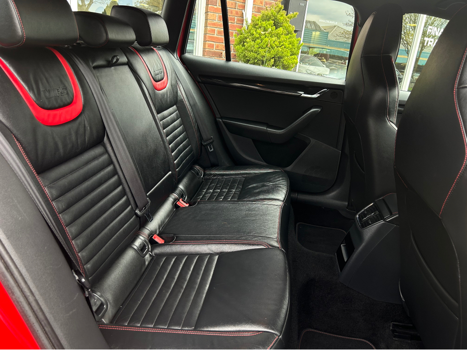 2015 Skoda Octavia - image 22