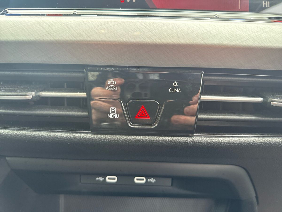 2023 Volkswagen Golf 2.0 TDI 115HP Life €24,975