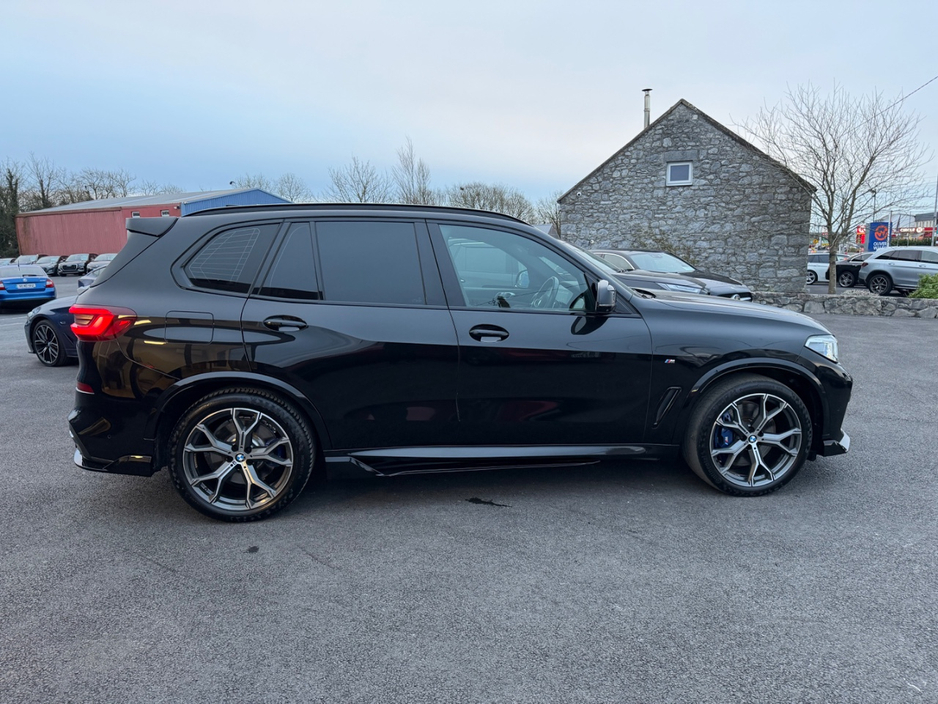 2020 BMW X5 - image 18