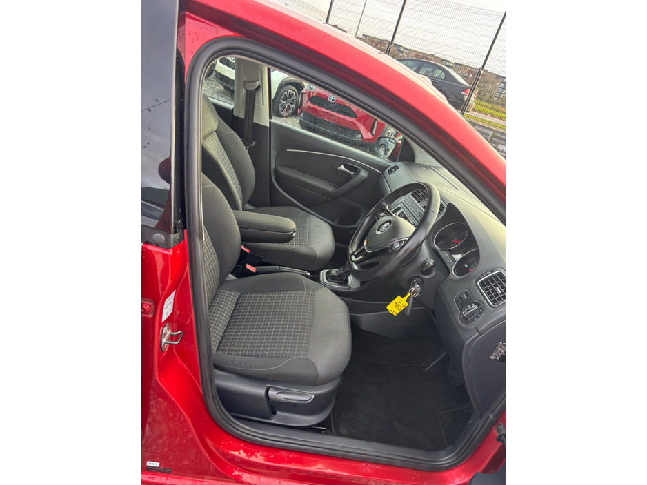 2015 Volkswagen Polo  €11,500