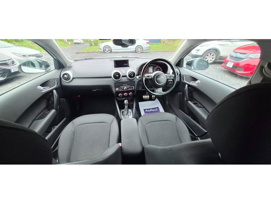 2015 Audi A1 - image 13