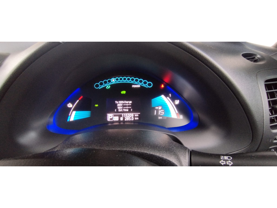 2016 Nissan Leaf - image 15