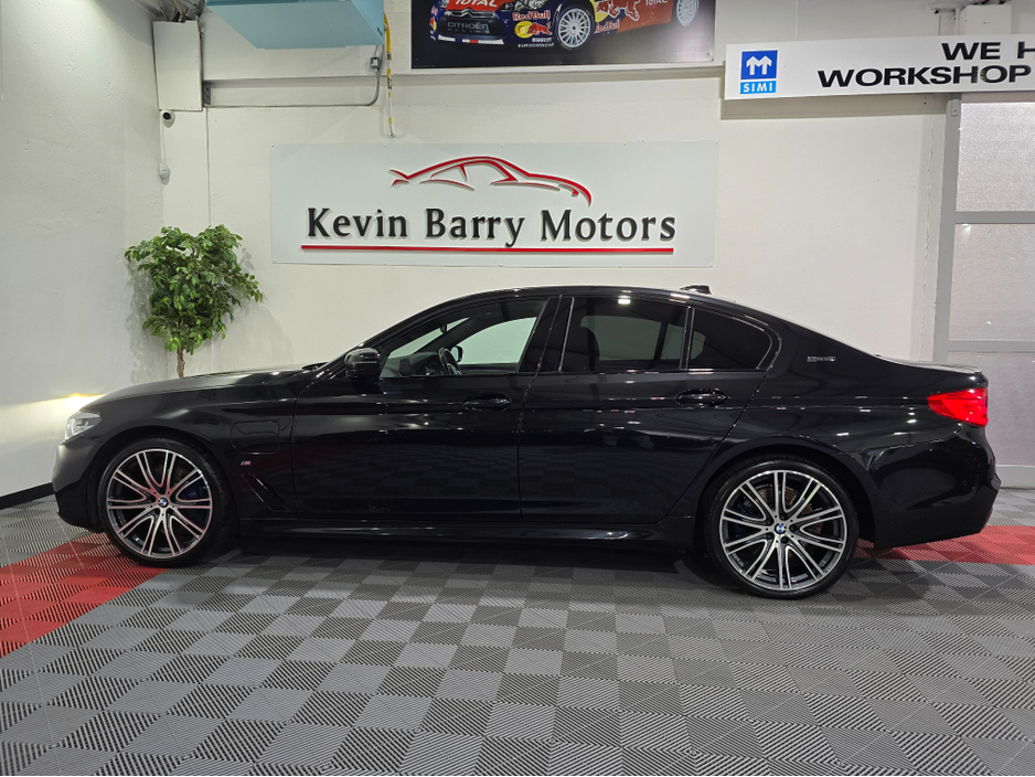 2019 BMW 5 Series - image 5