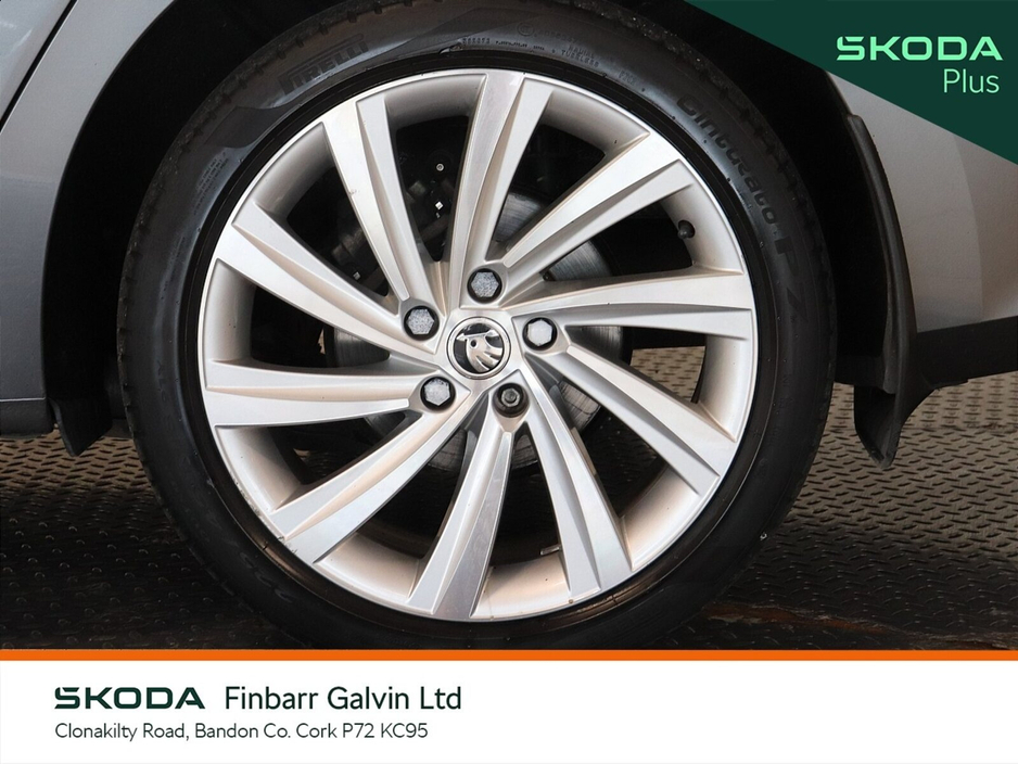 2023 Skoda Octavia - image 9