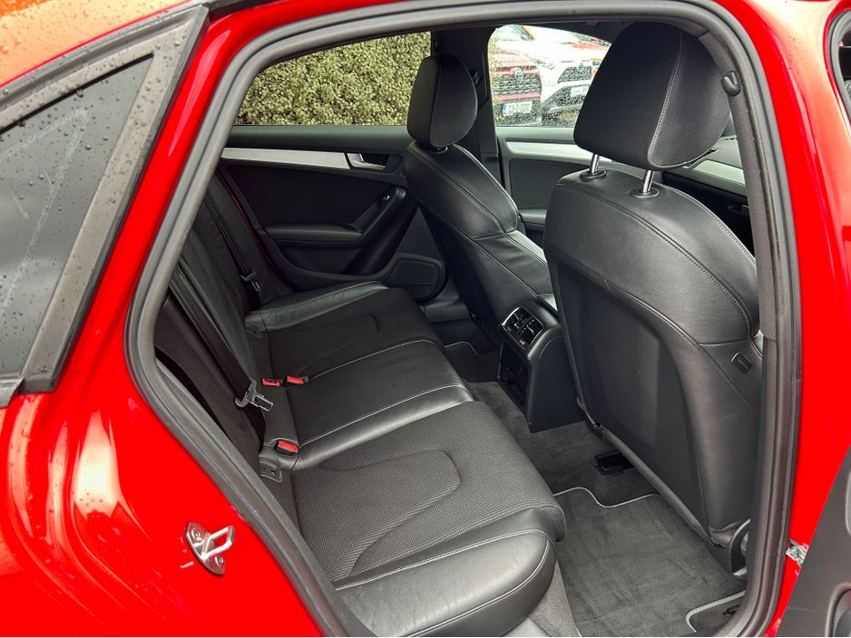 2012 Audi A4 2.0 TDI S-LINE 120BHP 4DR **HEATED SEATS** BLUETOOTH** AIR CON** €9,950