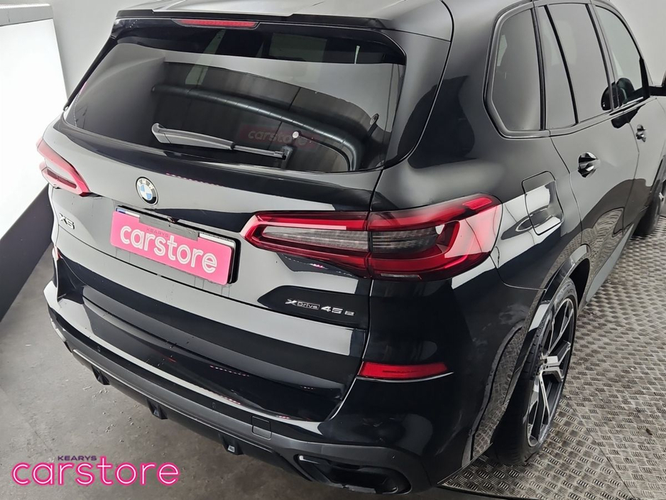 2020 BMW X5 xDrive45e M Sport €56,880