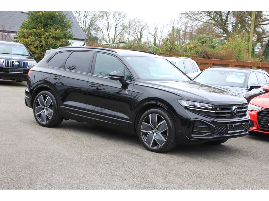 2025 Volkswagen Touareg - image 21