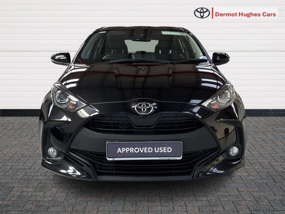 2022 Toyota Yaris - image 5