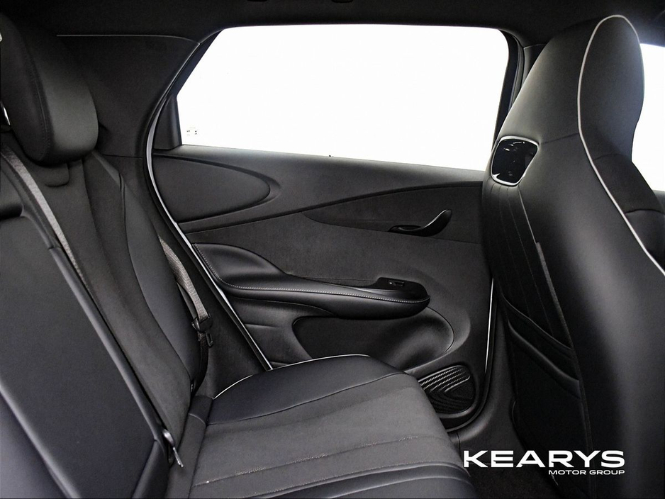 2025 BYD Dolphin - image 9