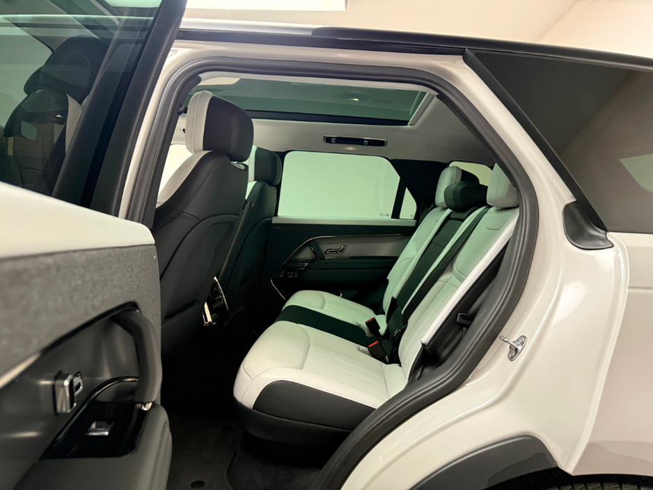 2024 Land Rover Range Rover Sport - image 16