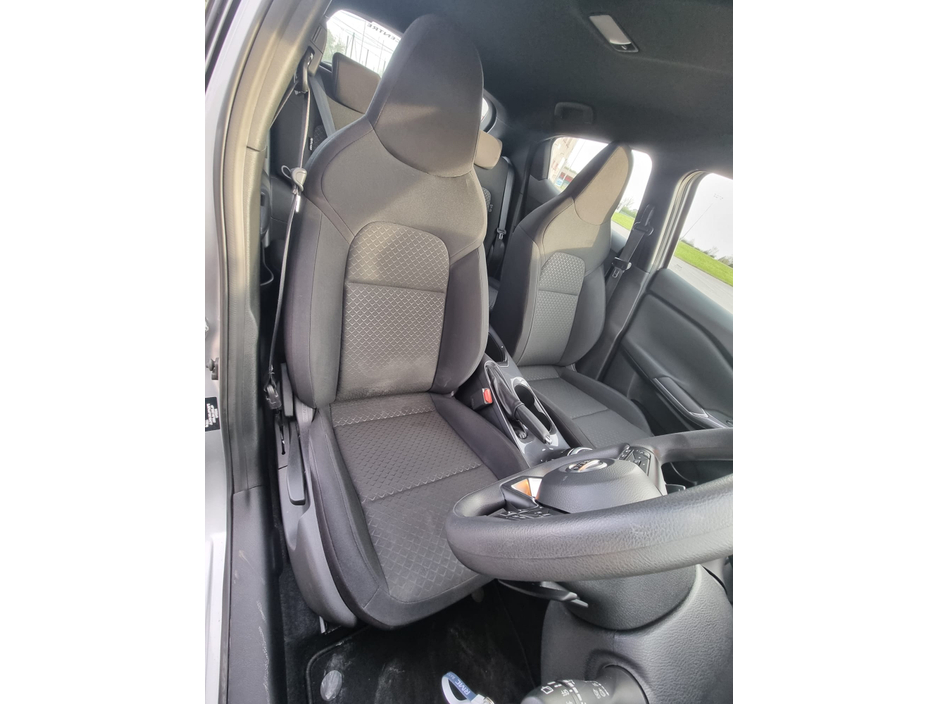 2020 Nissan Juke - image 15