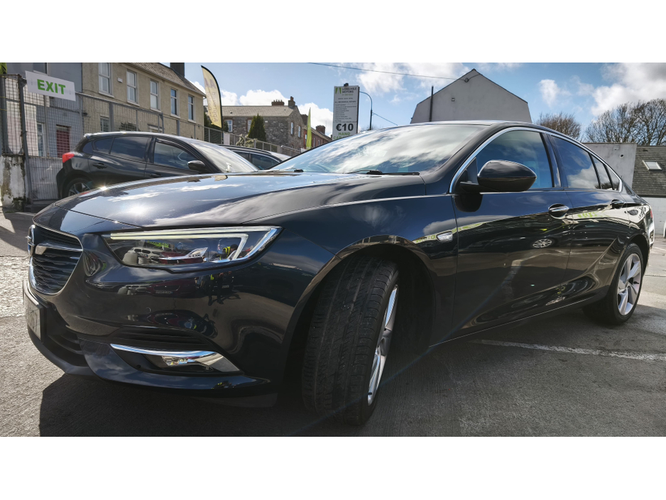 2017 Opel Insignia - image 4