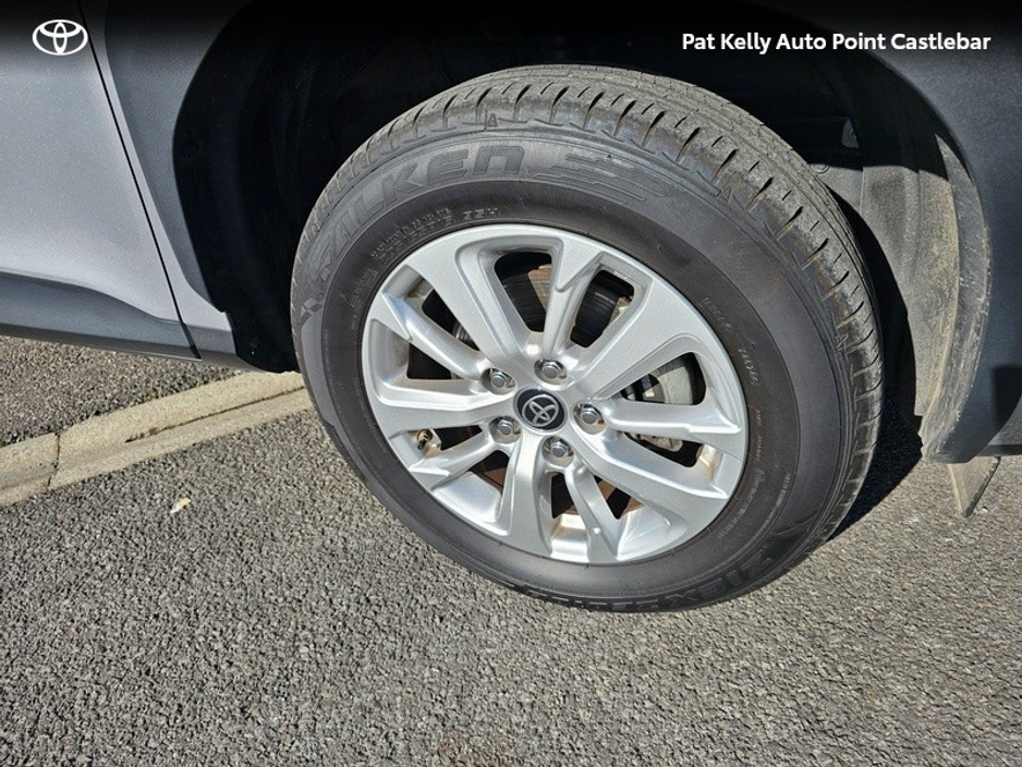 2025 Toyota Yaris Cross - image 17